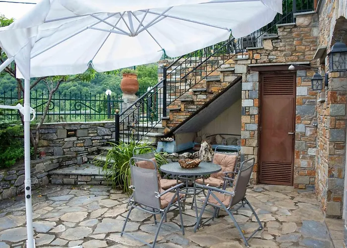 Efi's Áyios Dhimítrios