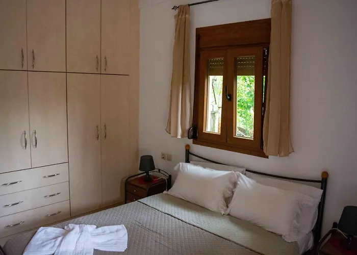 Efi's Áyios Dhimítrios